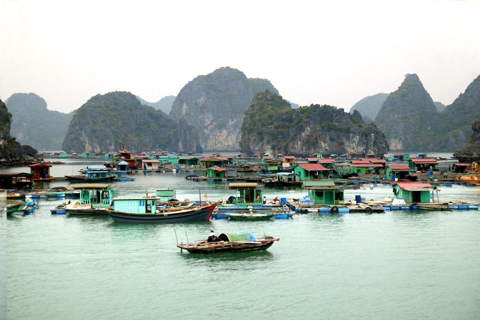 halong fishing village