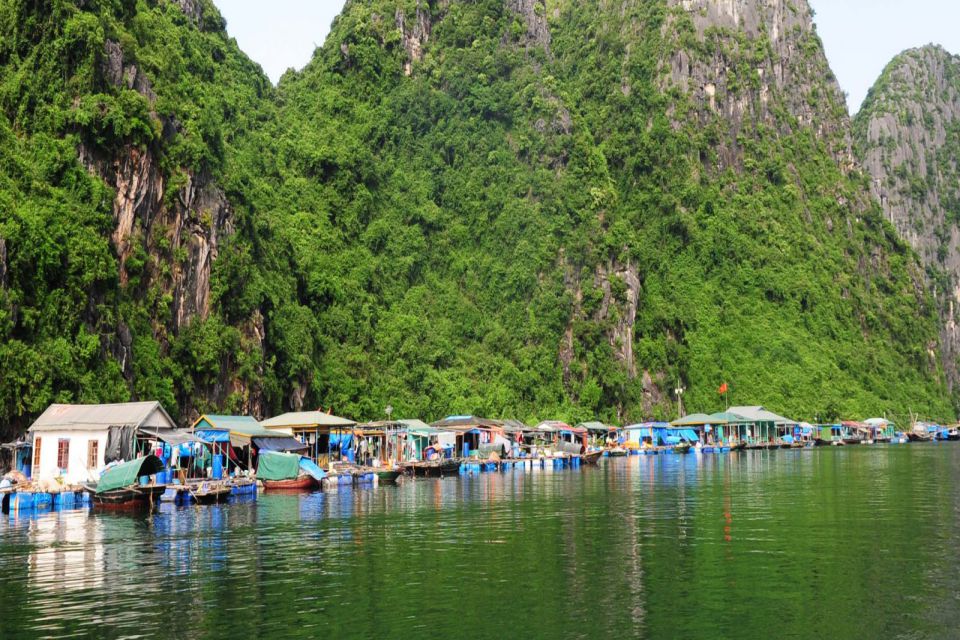 hoa cuong fishing village