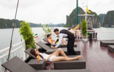 relax on sundeck