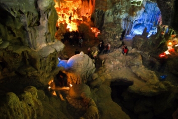 Thien-Cung Cave