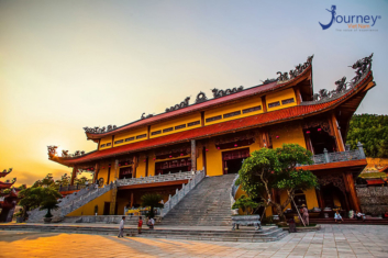 Ba Vang Pagoda – The Pagoda With Legends